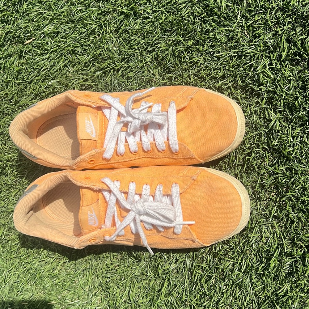 Low Top Nike Sneakers - Picture 2 of 5
